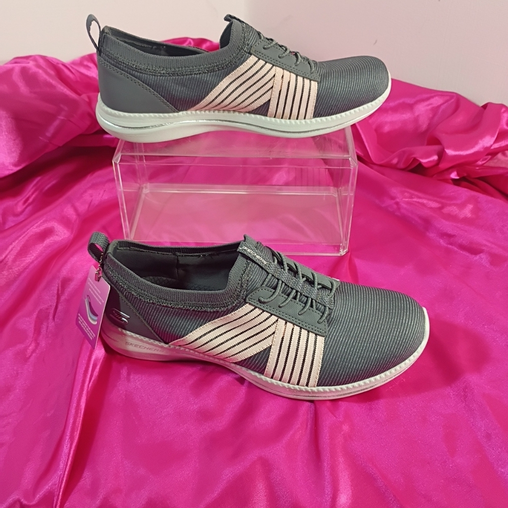 Skechers Gray Womens SZ 7 Pink Slip-on Walking Shoes 23748, CCPK